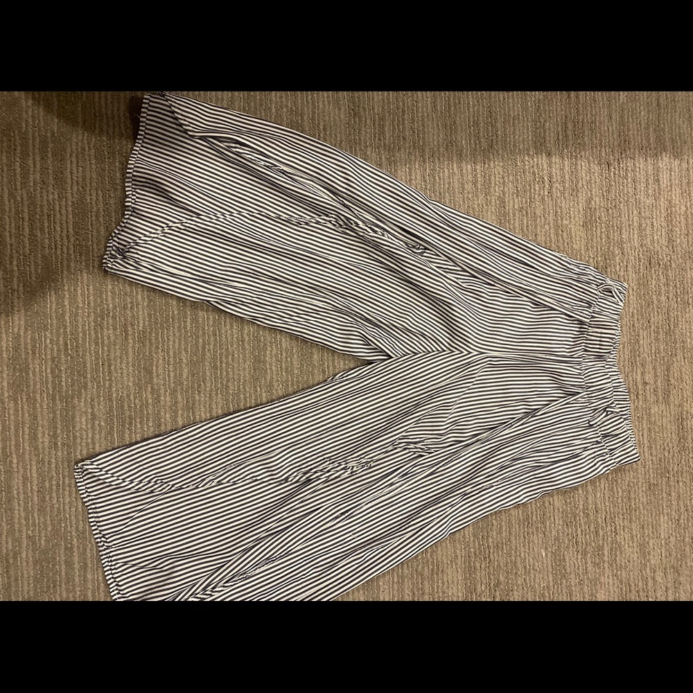 Flowy striped culotte pant with waist tie